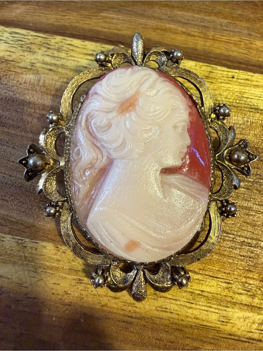 Vintage-Style Pink Cameo Brooch - Picture 10 of 10